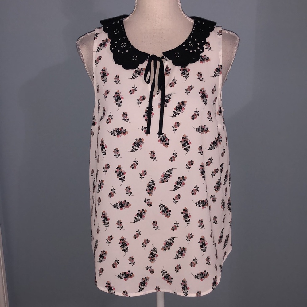 Lauren Conrad LC sleeveless lasercut collar shell floral blouse shirt